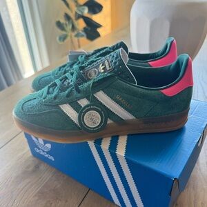 WMNS Adidas Gazelle Brand New